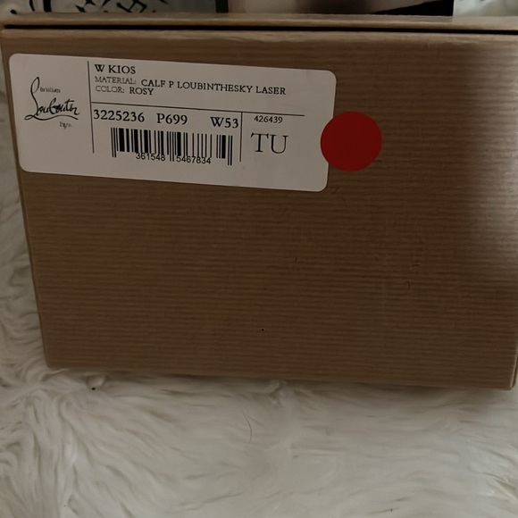 CHRISTIAN LOUBOUTIN 
W Kios Perforated Leather Card Holder - Rosy​​ - Picture 7 of 7